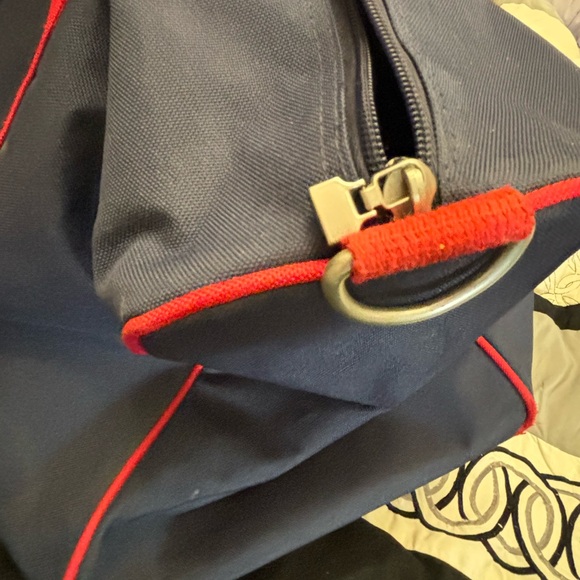 TOMMY HILFIGER VINTAGE DUFFLE BAG 🔥🔥🔥🔥 - Picture 6 of 8